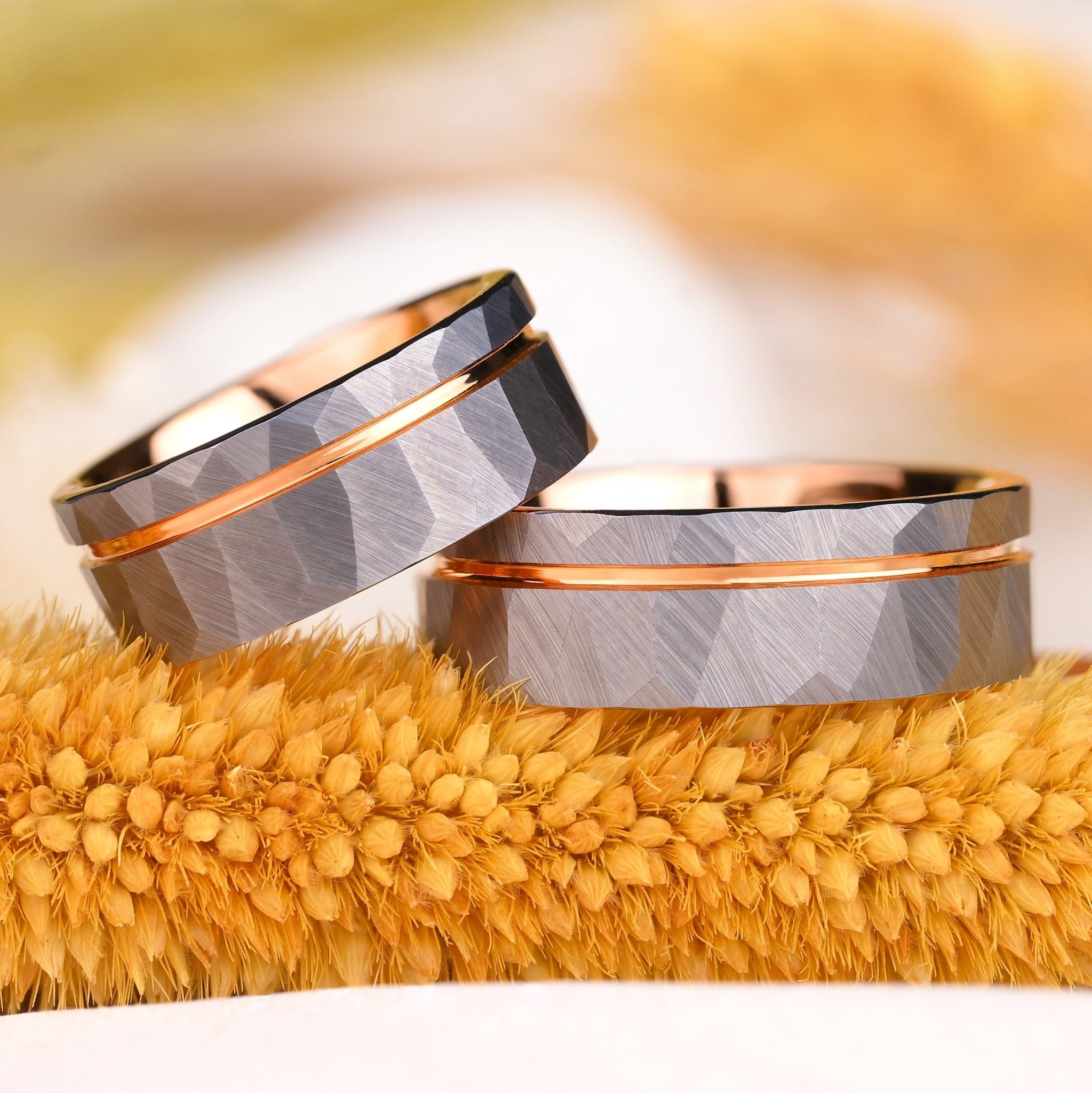 Silberring für Paare mit Roségoldstreifen und dauerhaftem Design